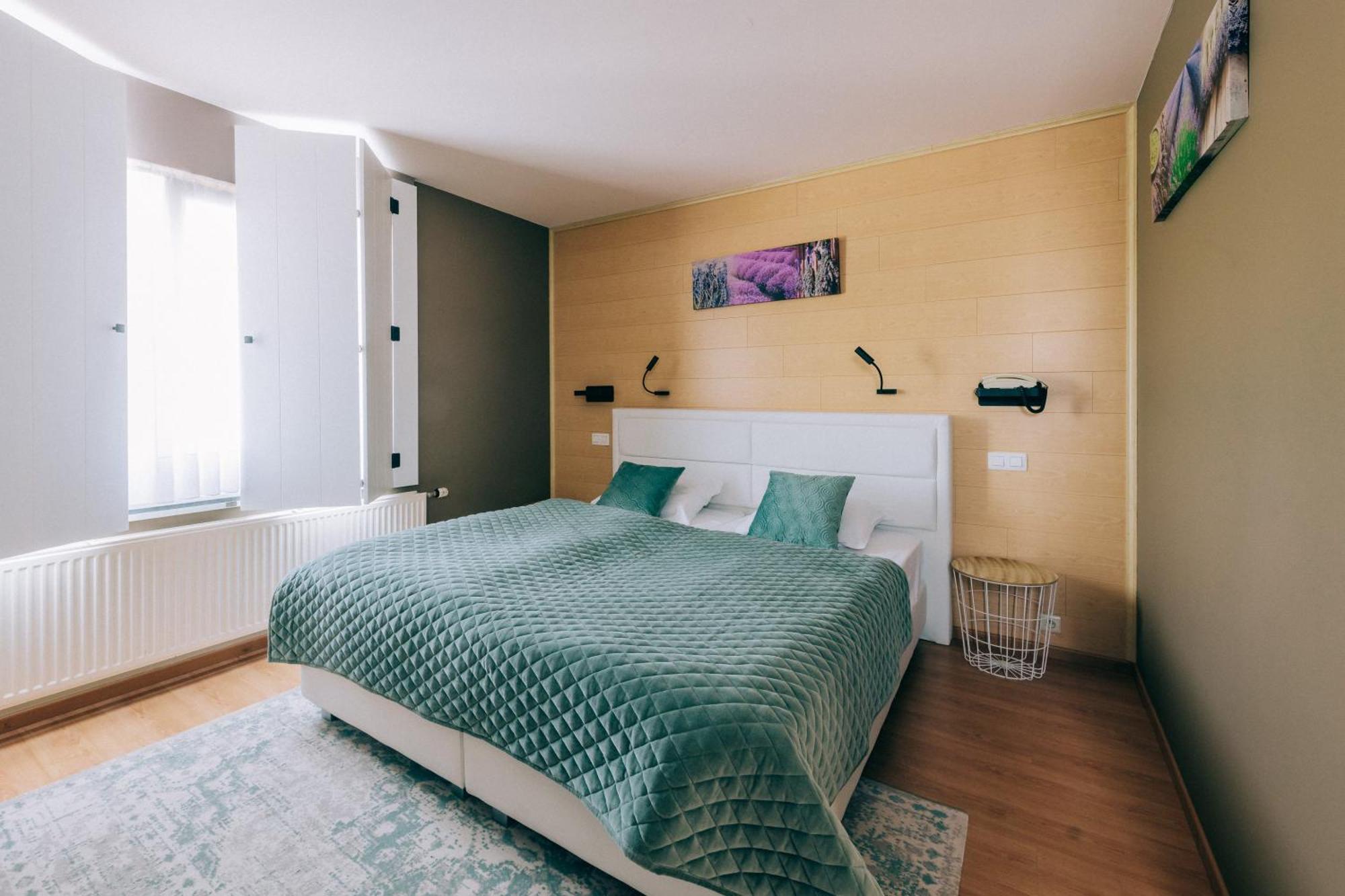 Hotel De Kalvaar 니노베 외부 사진