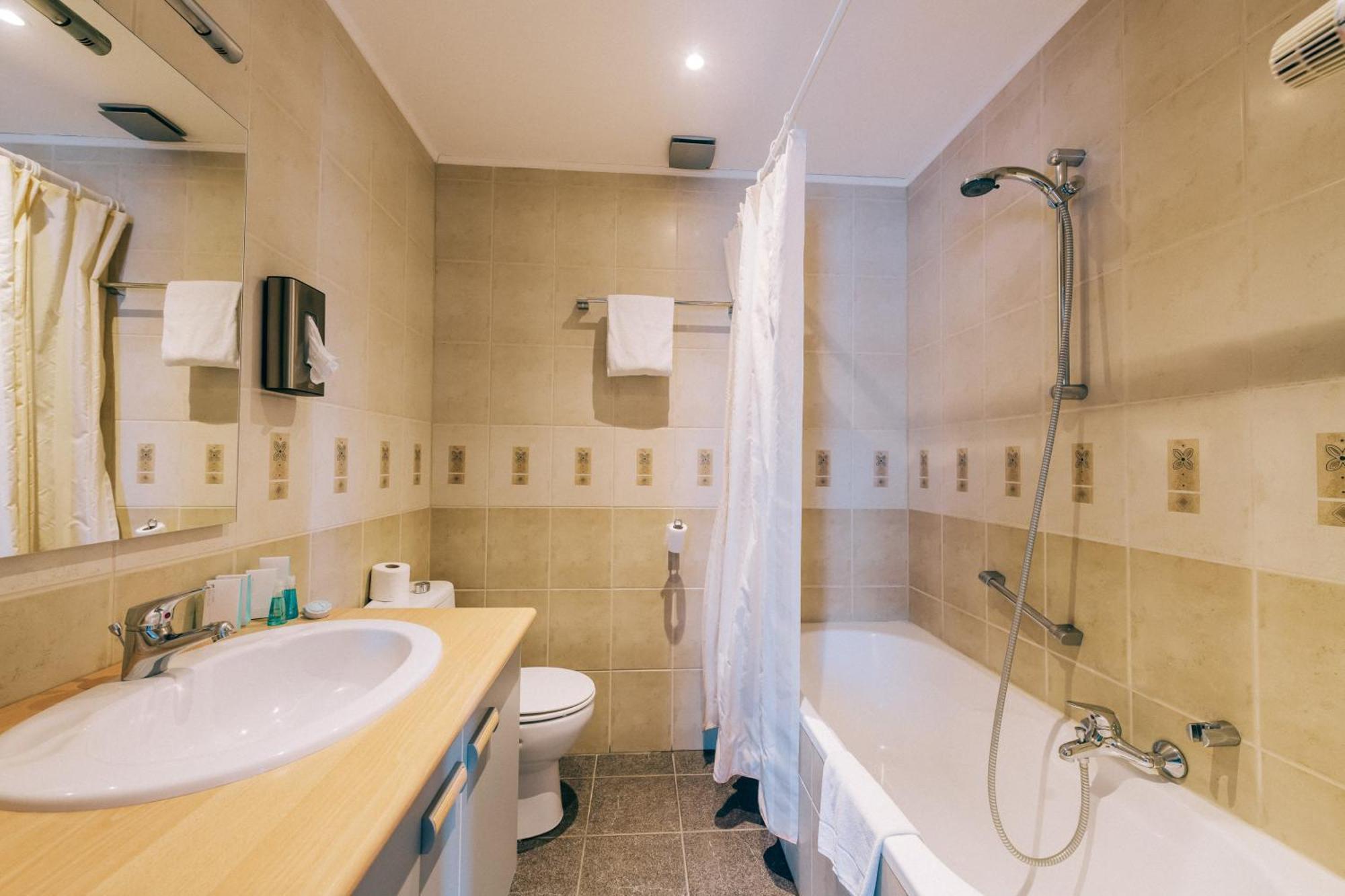 Hotel De Kalvaar 니노베 외부 사진